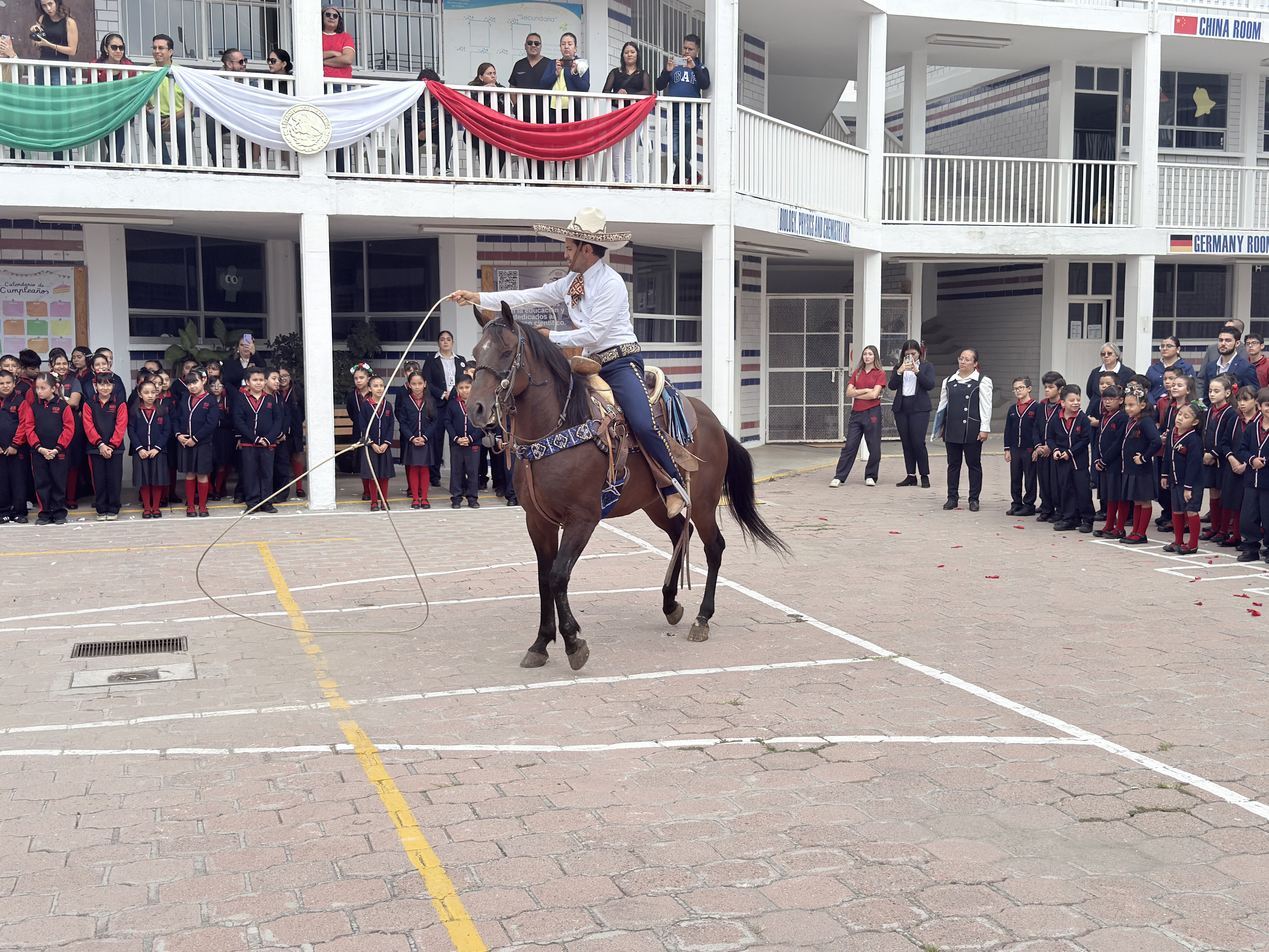 El Grito de Independencia en Colegio Constantino